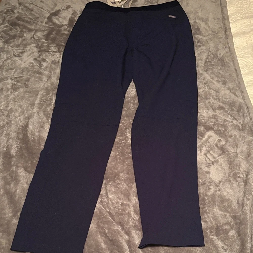 Figs Men’s Stretch Scrub Pants - Navy Blue